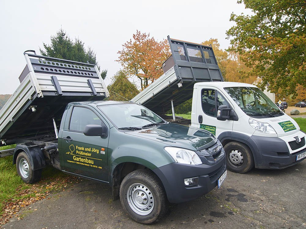 Firmenfahrzeuge für Gartenbau in Vlotho Firmenfahrzeuge der Frank und Jörg Prüßmeier GbR für Gartenbau, Gartenpflege und Materialtransport